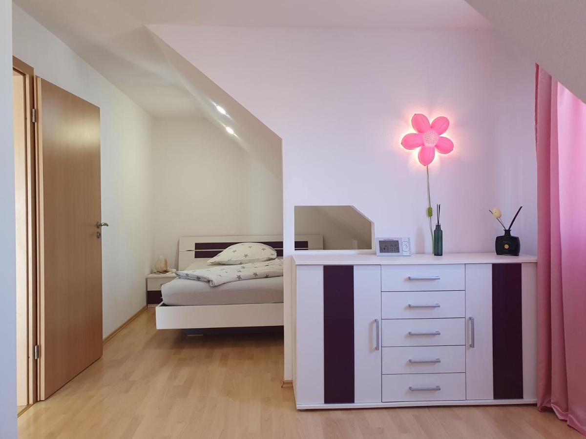 Ferienwohnung Vikolisa Bad Schönborn Esterno foto